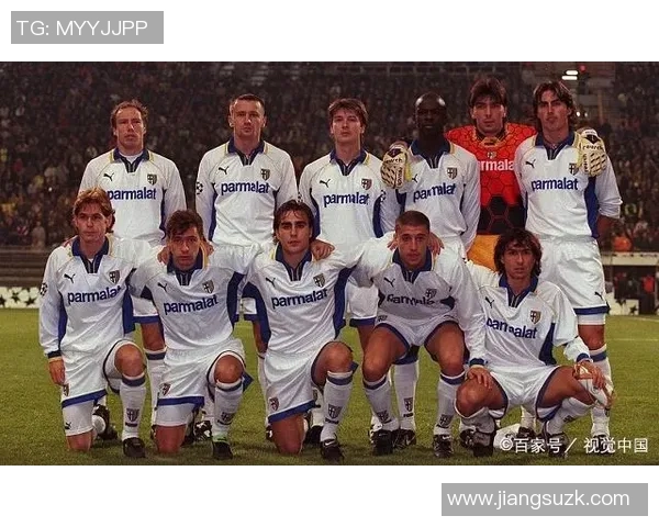 足球明星成长之路早期影像资料回顾与分析